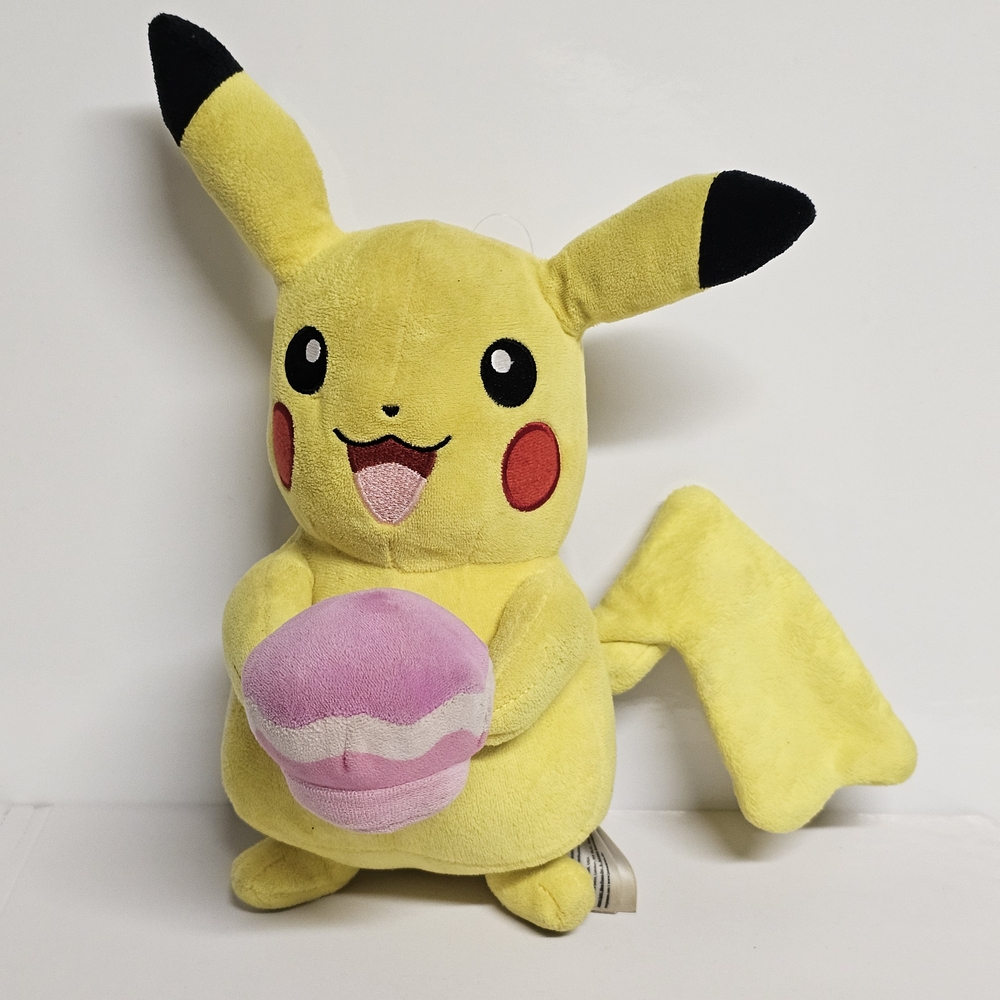 Pokémon Pikachu Plush Holding Pink Macaron 9" Stuffed Animal Toy 2021 Nintendo